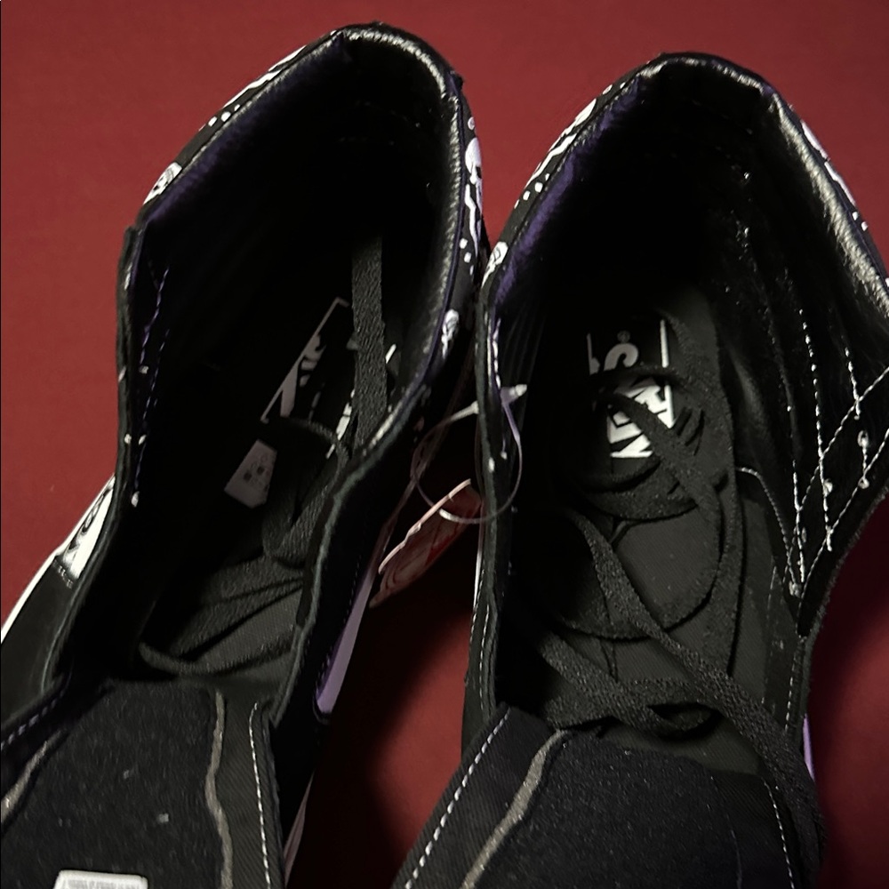 Vans - Picture 3 of 5